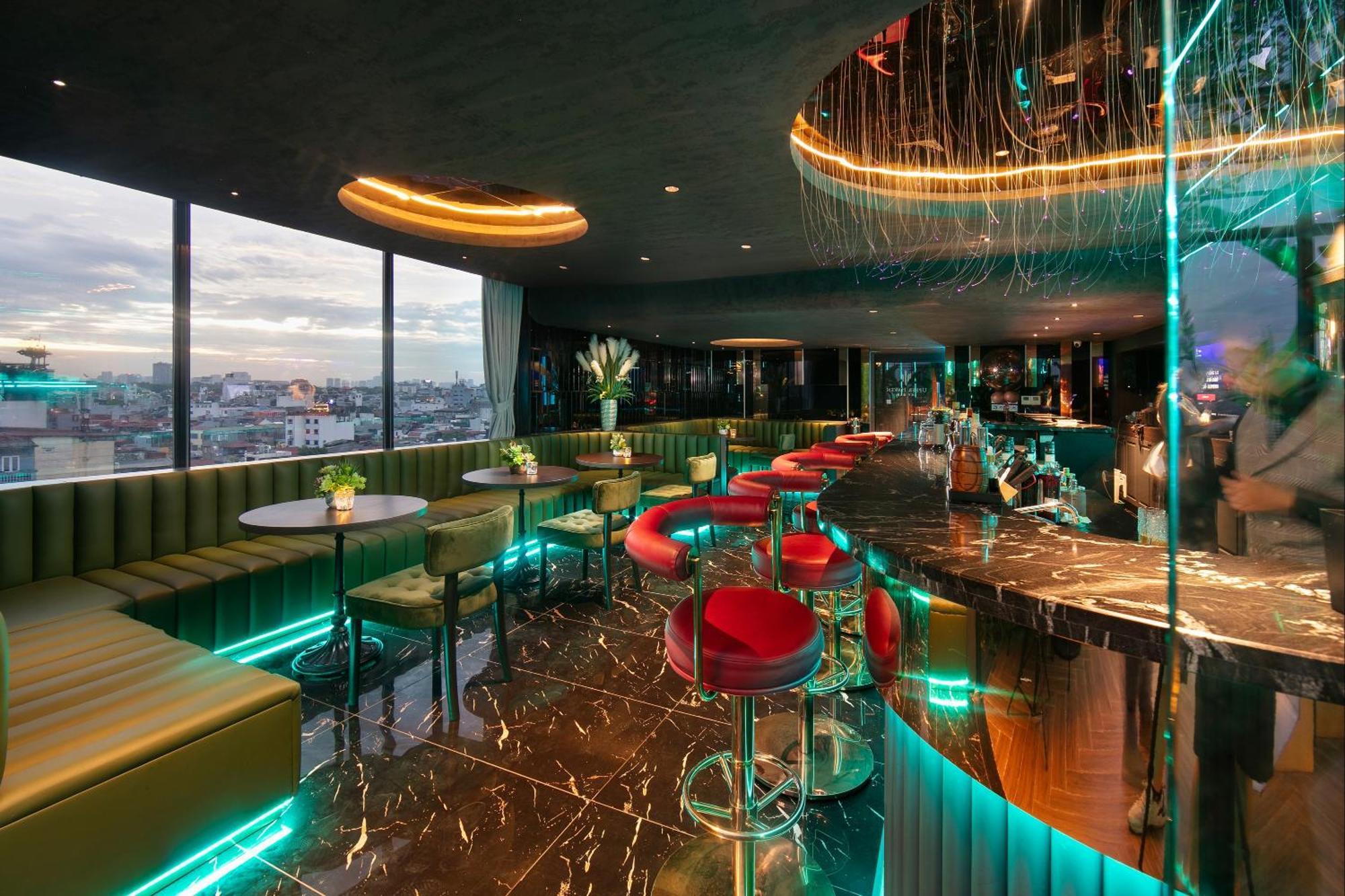 May De Ville Crown Hotel Hanoi Bagian luar foto Sky Bar