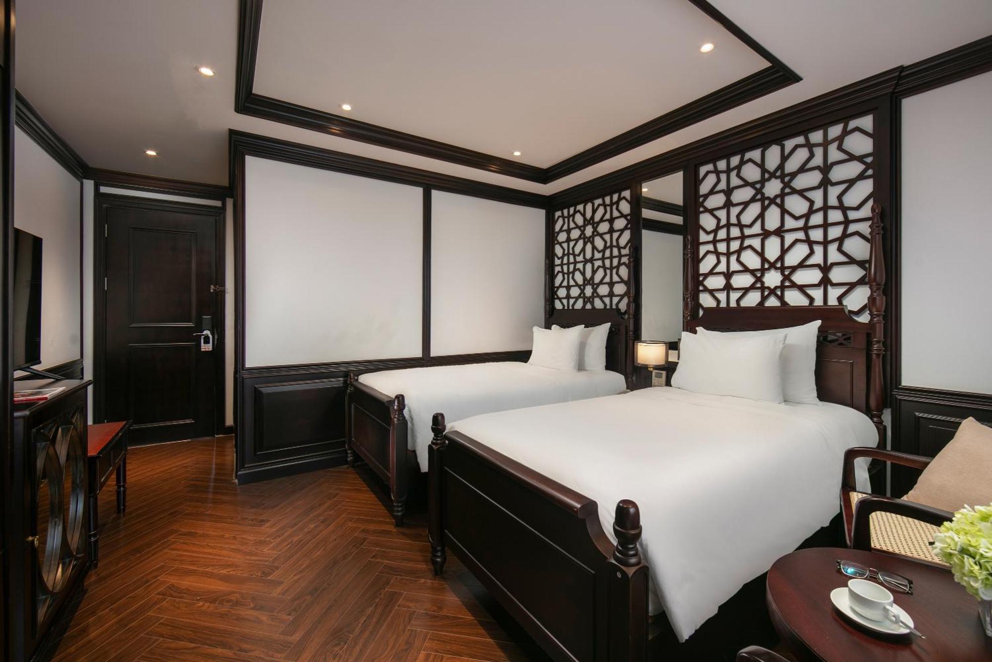 May De Ville Crown Hotel Hanoi Bagian luar foto Deluxe twin room